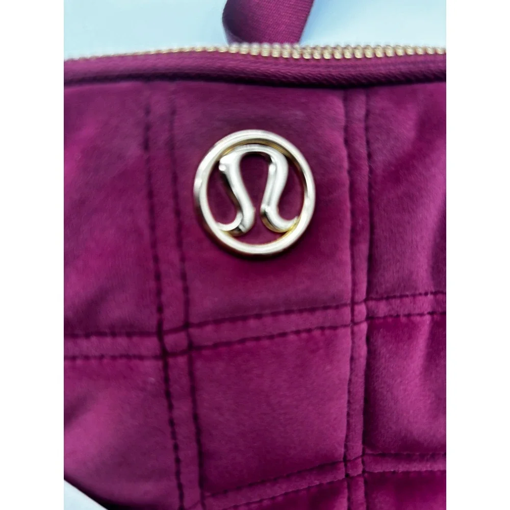 RARE Lululemon Everywhere Belt Bag Womens 1L Maroon Quilted Velour Gold Hardware